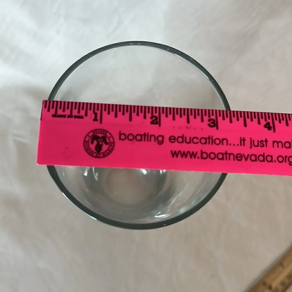 Beer Glass 24 Ounces 9 Inches Tall 3 1/4 Inches Diameter Clear Drinking Bar
